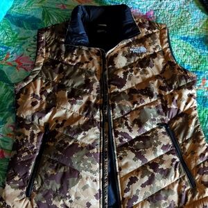 North Face Women's vest Camo EUC